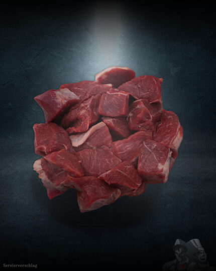 Rindergulasch aus Pommern roh, gewürfelt edel Angerichtet