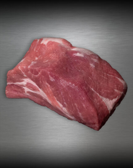 Duroc Schweinenacken ohne Knochen aus deutscher Regionalzucht im Rohzustand