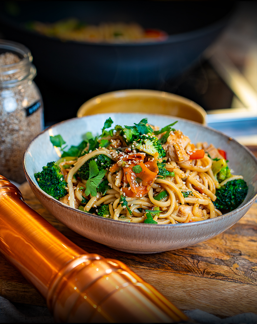 Hähnchenbrust Chicken Teriyaki Nudelpfanne Du bist auf der Suche nach einem gesunden und gleichzeitig blitzschnellen Mittag- oder Abendessen?