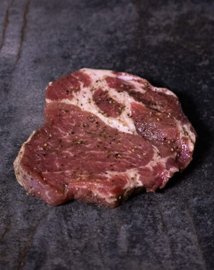 Schweinenacken | regionales Duroc Schwein | mariniert | Kräuter