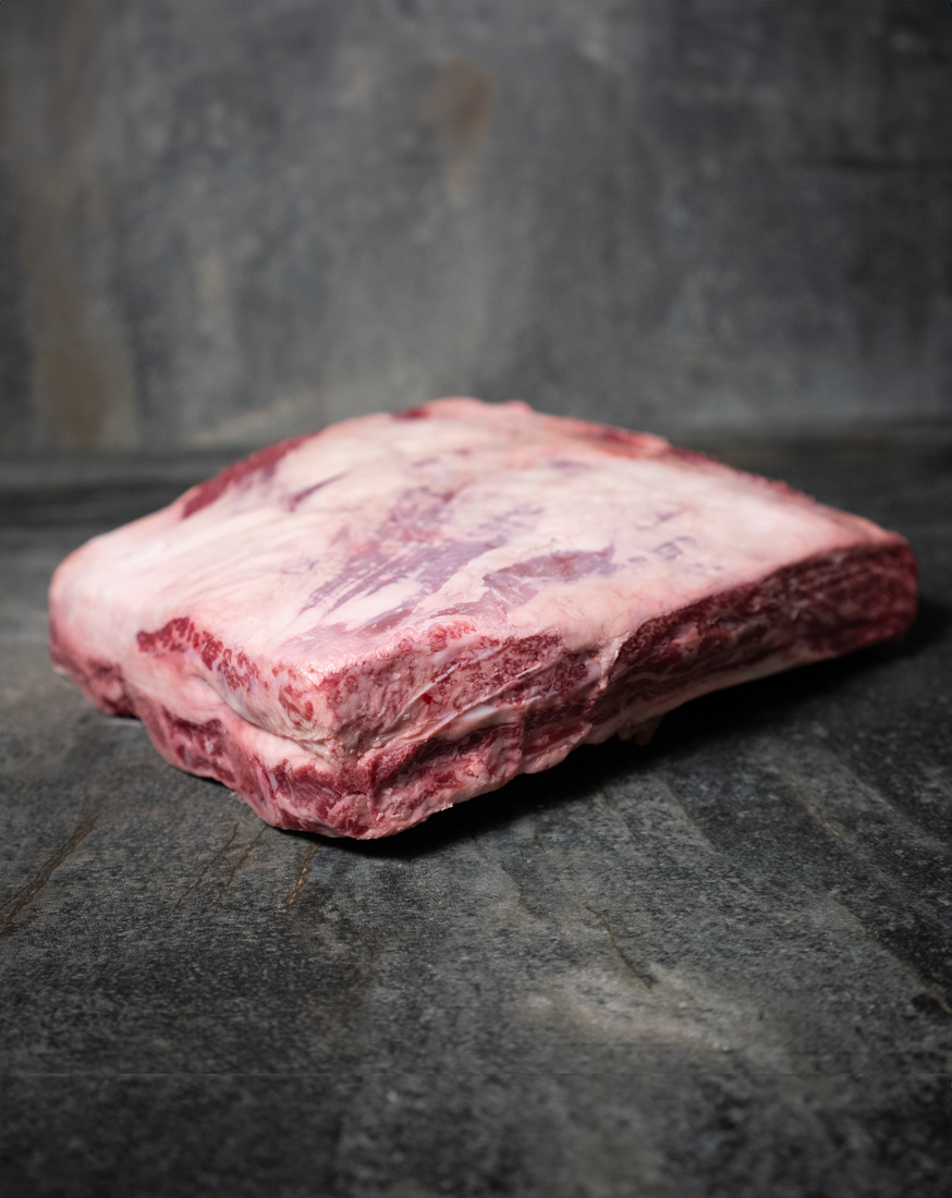 Beef Short Ribs – premium us-beef rohprodukt auf steinplatte